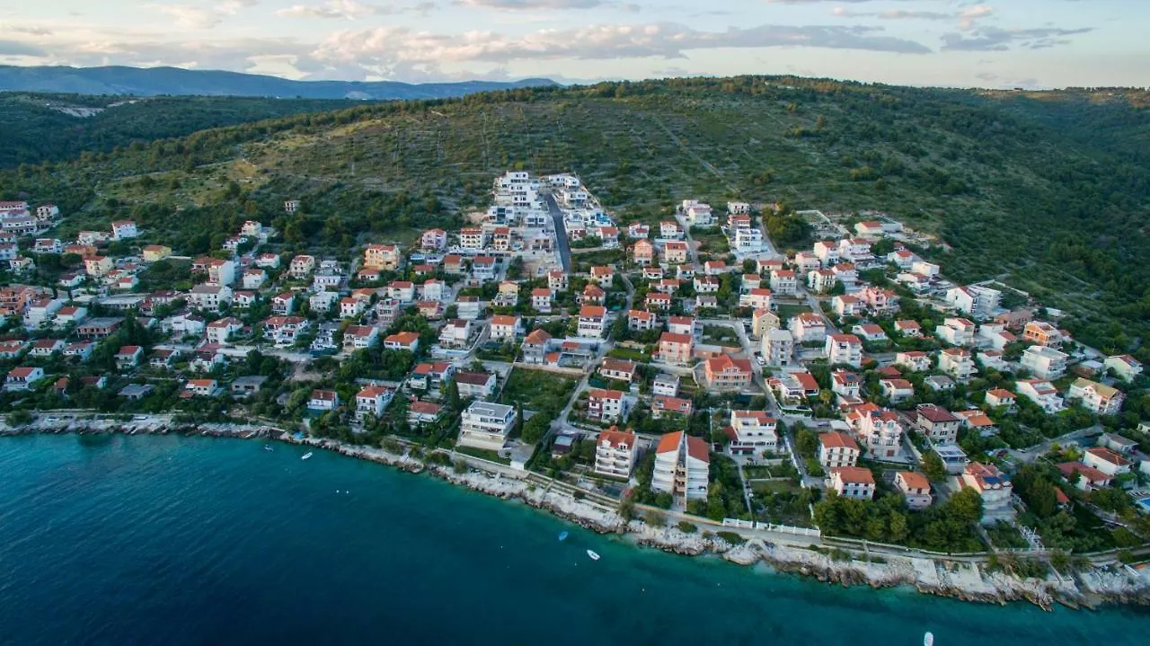 Holiday Home Olive Exclusive - 8 People, Heated Pool, Okrug Gornji, Sea View Trogir