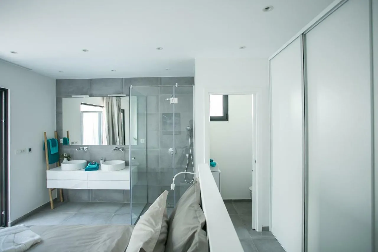 Vila Holiday Home Olive Exclusive - 8 People, Heated Pool, Okrug Gornji, Sea View Trogir