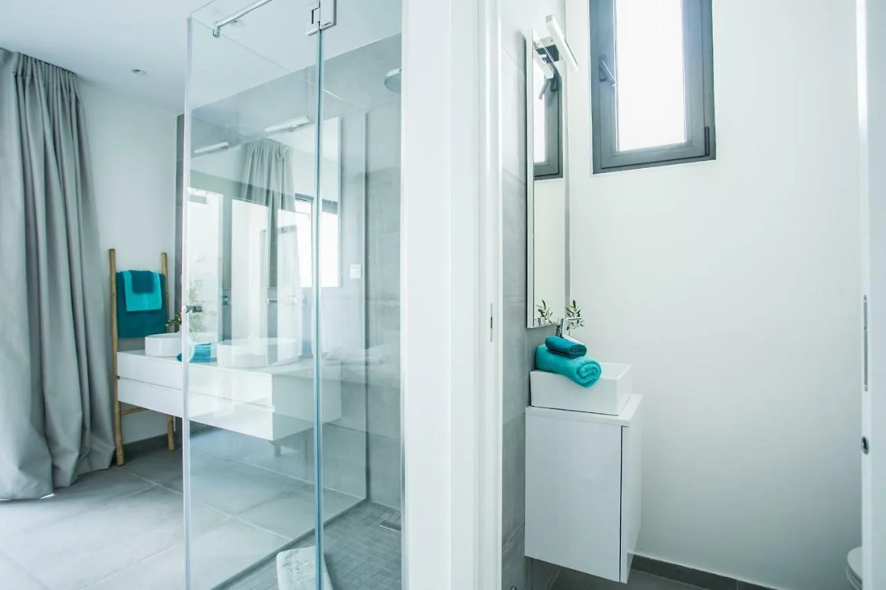 Vila Holiday Home Olive Exclusive - 8 People, Heated Pool, Okrug Gornji, Sea View Trogir